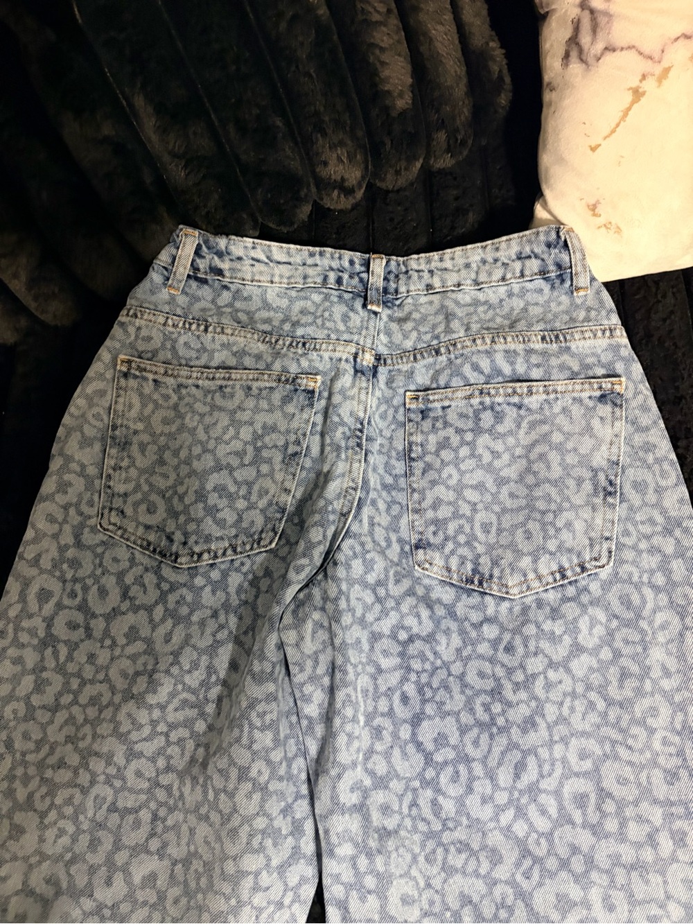 Nasty Gal Light Blue Leopard Wide-Leg Jeans - Picture 8 of 9